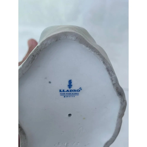 Milk Maid With Goose Lladro Vintage Figurine Girl with Milk Pail Porcelain - Picture 8 of 8